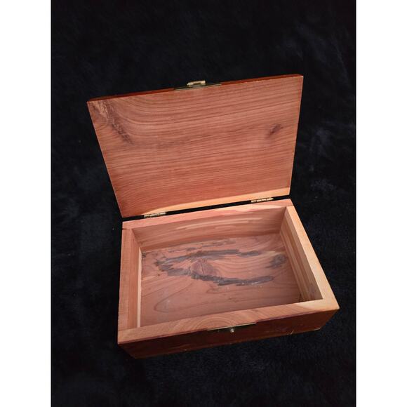 Vintage Hinged Cedar Box Sweetheart Script Lid Jewelry or Memory Box - Picture 3 of 4